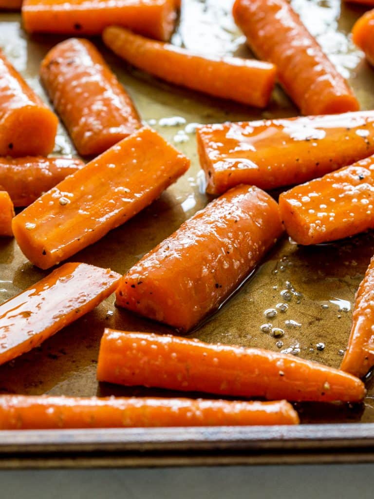 Roasted Carrots - easy and so good! the-girl-who-everything.com