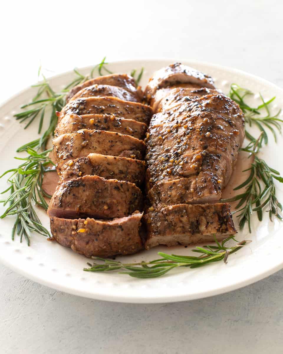 balsamic pork tenderloin - Balsamic Roasted Pork Tenderloin