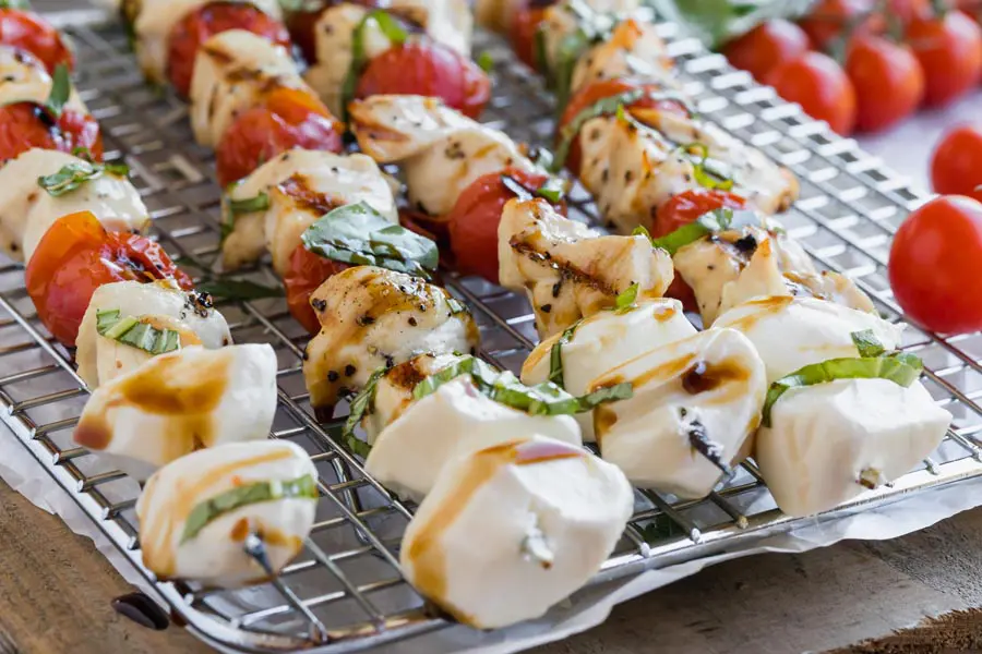 chicken caprese kebabs grilled - Chicken Caprese Kebabs