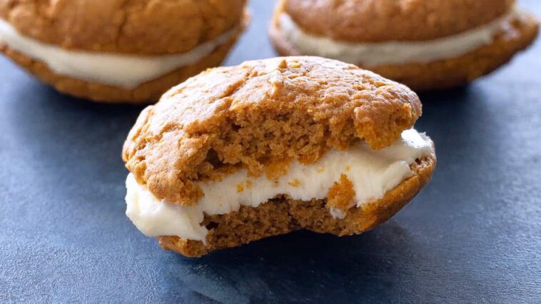 pumpkin whoopie pies - Pumpkin Whoopie Pies