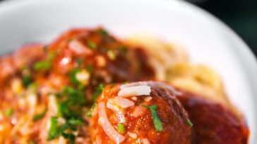 spaghetti with meatballs stockpack unsplash scaled - Easy Keto Meatballs – The Perfect Low-Carb Snack for Keto Dieters!