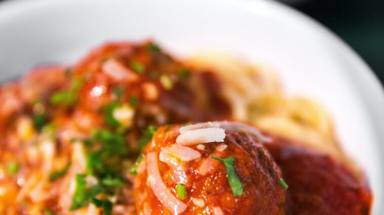 spaghetti with meatballs stockpack unsplash scaled - Easy Keto Meatballs – The Perfect Low-Carb Snack for Keto Dieters!