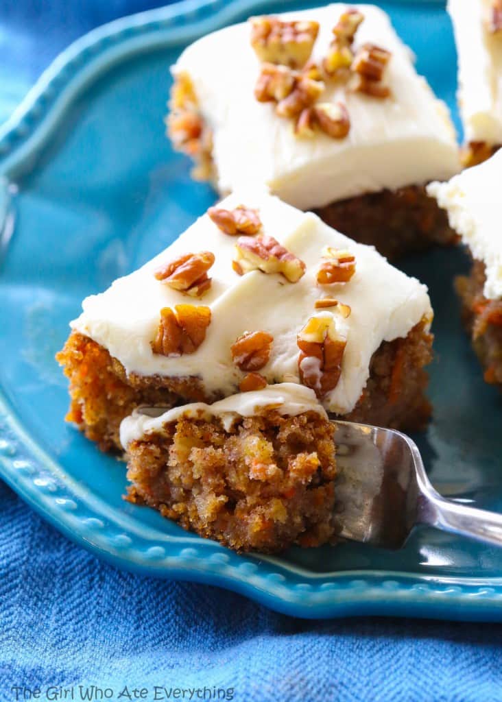 Moist Carrot Cake - super moist carrot cake that full of flavor. the-girl-who-ate-everything.com