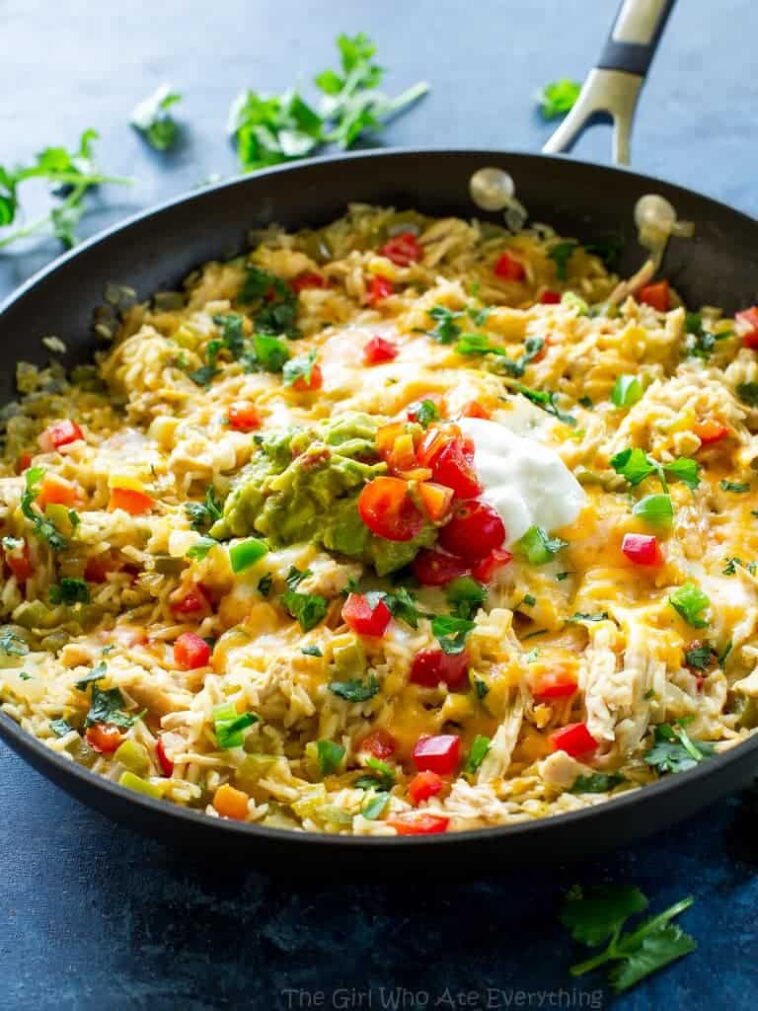 TheGirlWhoAteEverything_One PanChickenFajitaRice_Hero_Vertical - One-Pan Chicken Fajita Rice