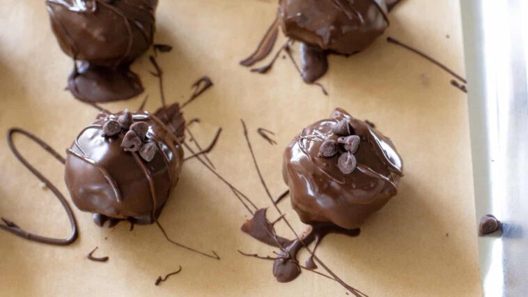 chocolate chip cookie dough truffles - Chocolate Chip Cookie Dough Truffles