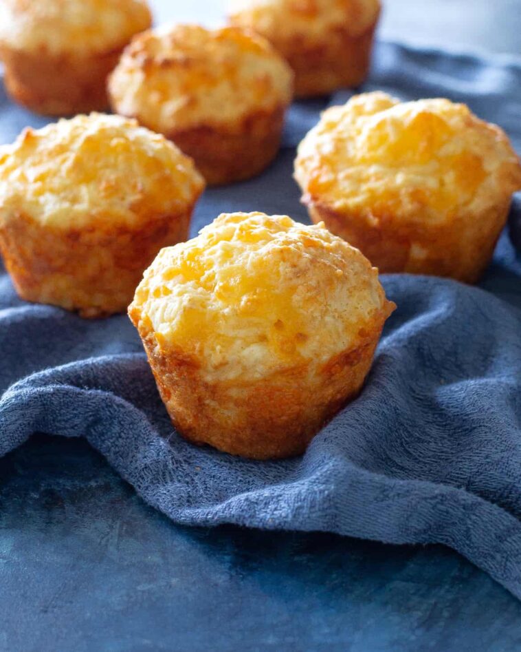 cheese muffins - Cheese Muffins
