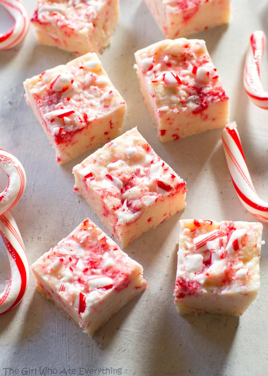 Candy Cane Fudge - only 5 ingredients and so delicious. the-girl-who-ate-everything.com