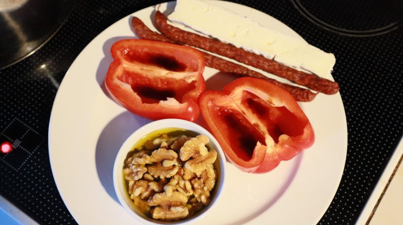 Quick & Delicious Keto Snack: Under 10g Net Carbs, Gluten-Free & Meal Prep Friendly!