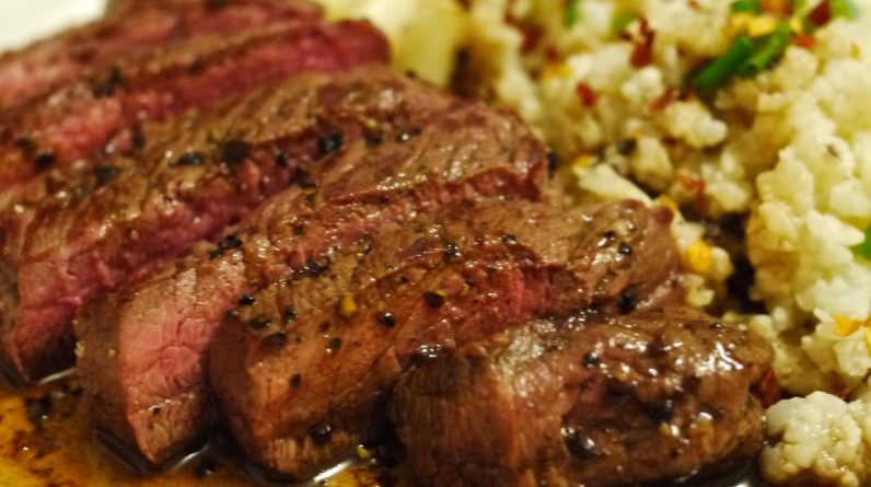 Keto & Delicious: Easy Low-Carb Dinner Under 10g Net Carbs with Healthy Fats